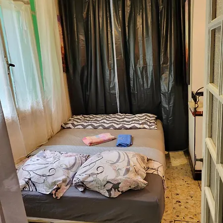 Deux Pieces Pour 4 Personnes Au Calme Dans Daire Nice